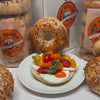garlic bagels with tomato