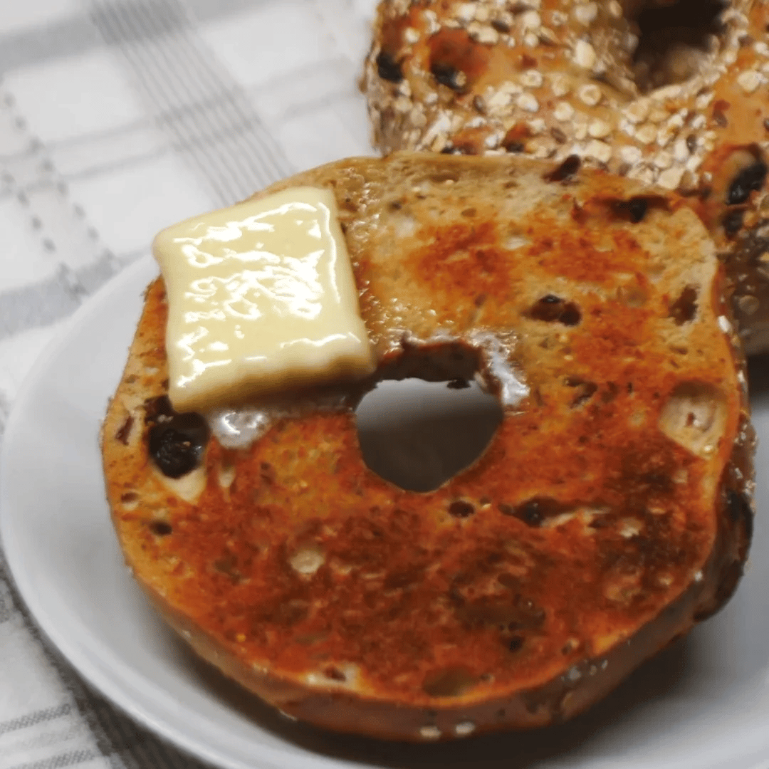 quinoa multigrain bagel with butter